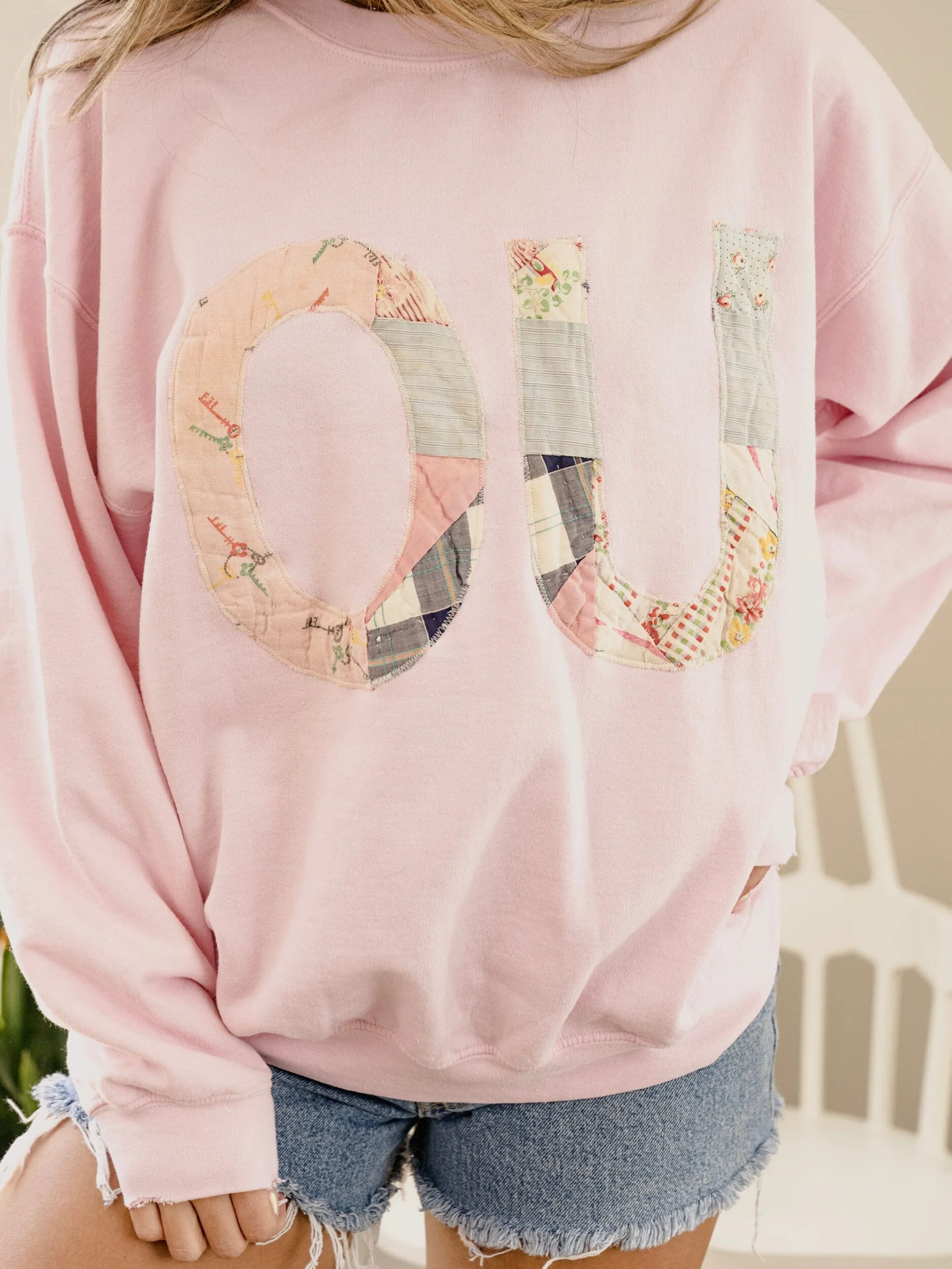 Medium OU Quilted Applique Pink Thrifted Sweatshirt